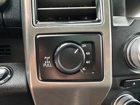 Used 2018 Ford F150 Limited image 4