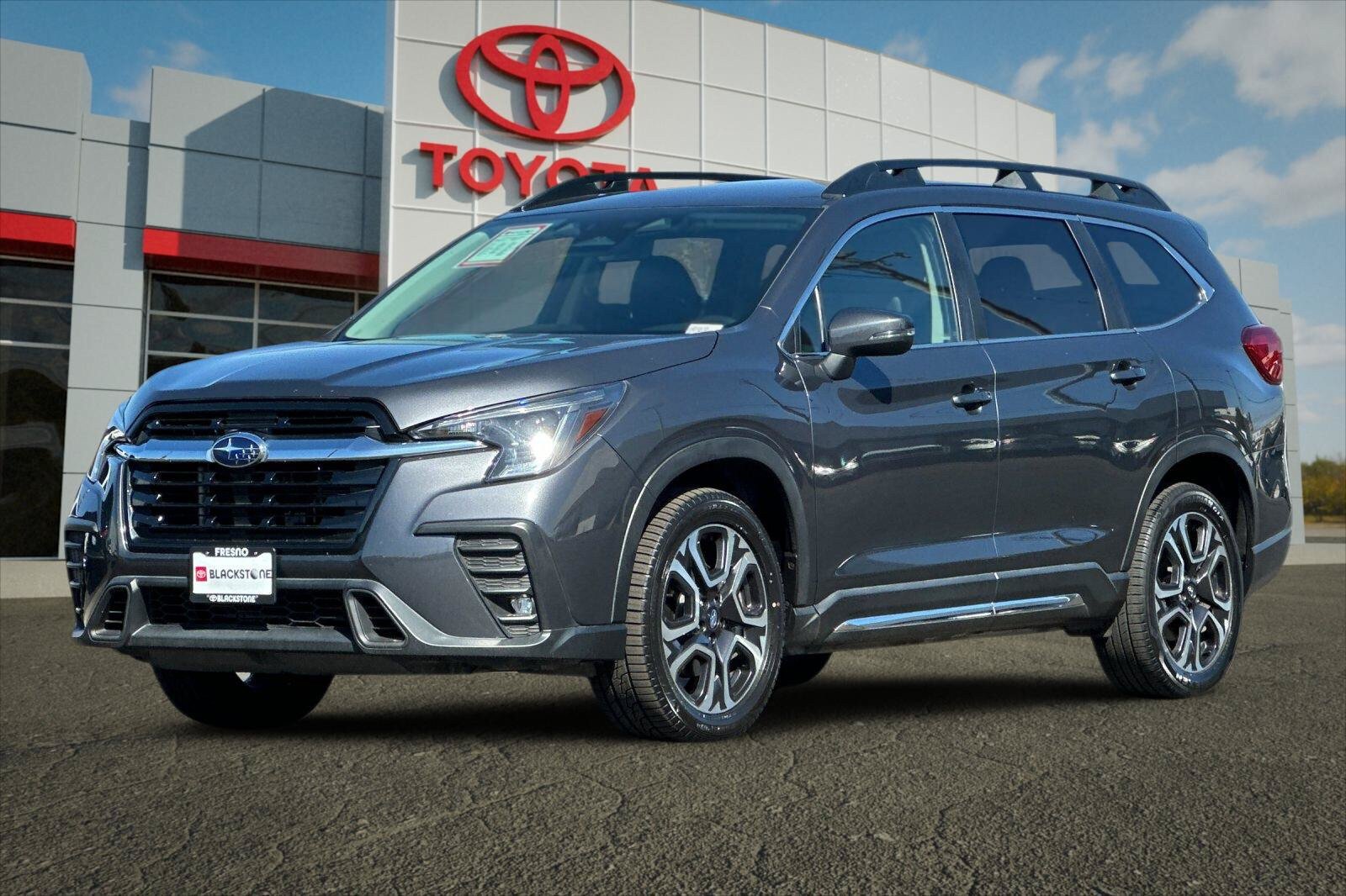 Used 2023 Subaru Ascent Limited AWD/4WD image 7