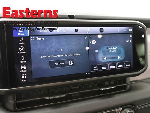 Used 2025 Jeep Wrangler Unlimited Sahara AWD/4WD image 19