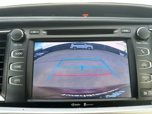 Used 2015 Toyota Highlander XLE image 17