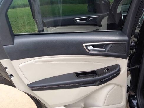 Used 2016 Ford Edge Titanium w/ Equipment Group 302A image 10