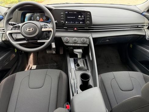 New 2026 Hyundai Elantra SE image 13