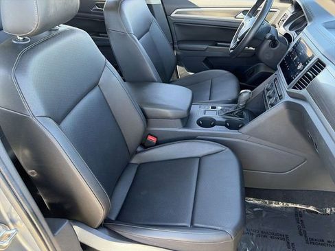 Used 2019 Volkswagen Atlas SE w/ Panoramic Sunroof Package image 11