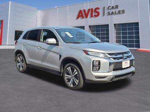 Used 2025 Mitsubishi Outlander Sport SE AWD/4WD image 3