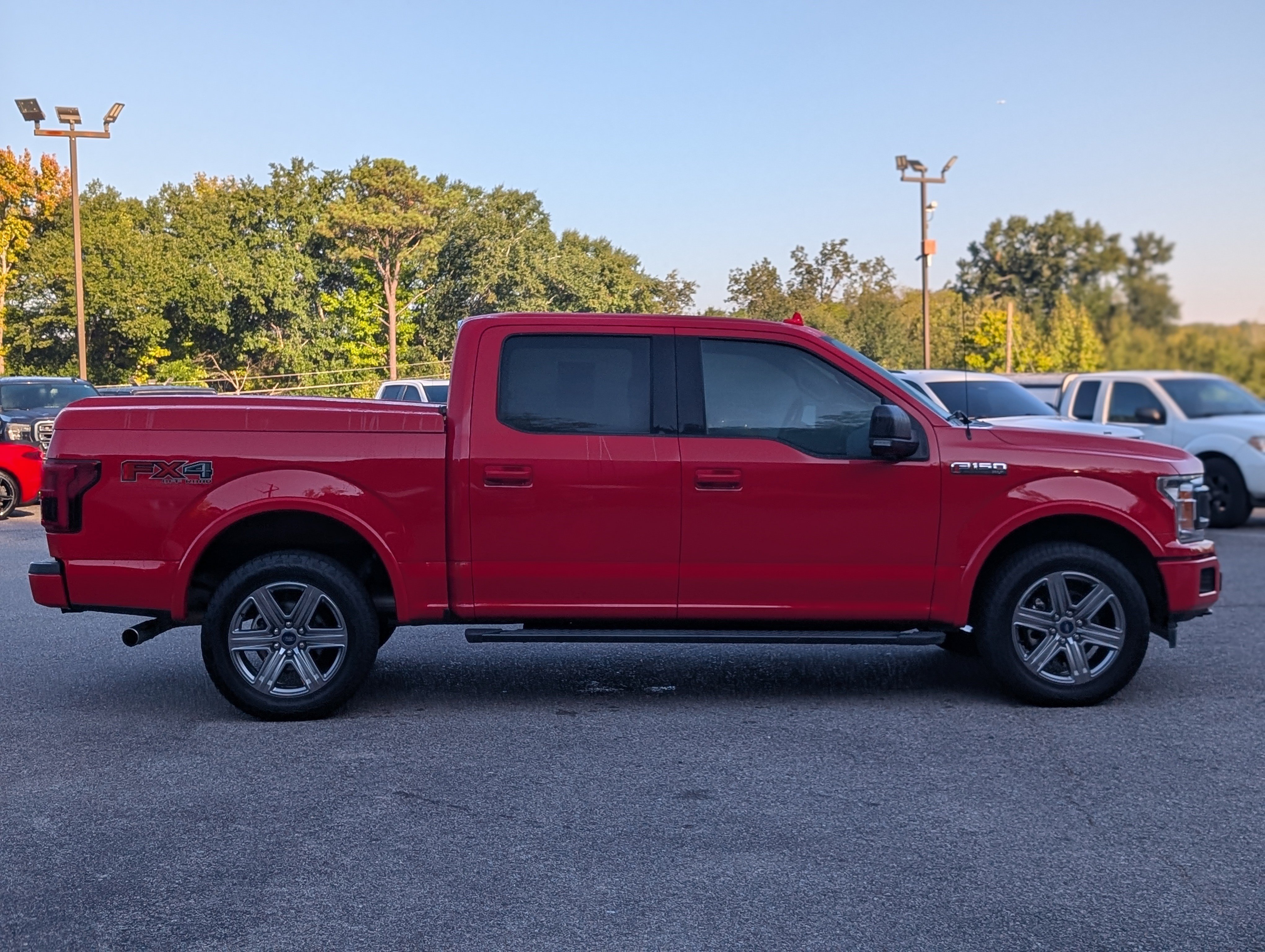Used 2018 Ford F150 XLT w/ Equipment Group 302A Luxury AWD/4WD image 10