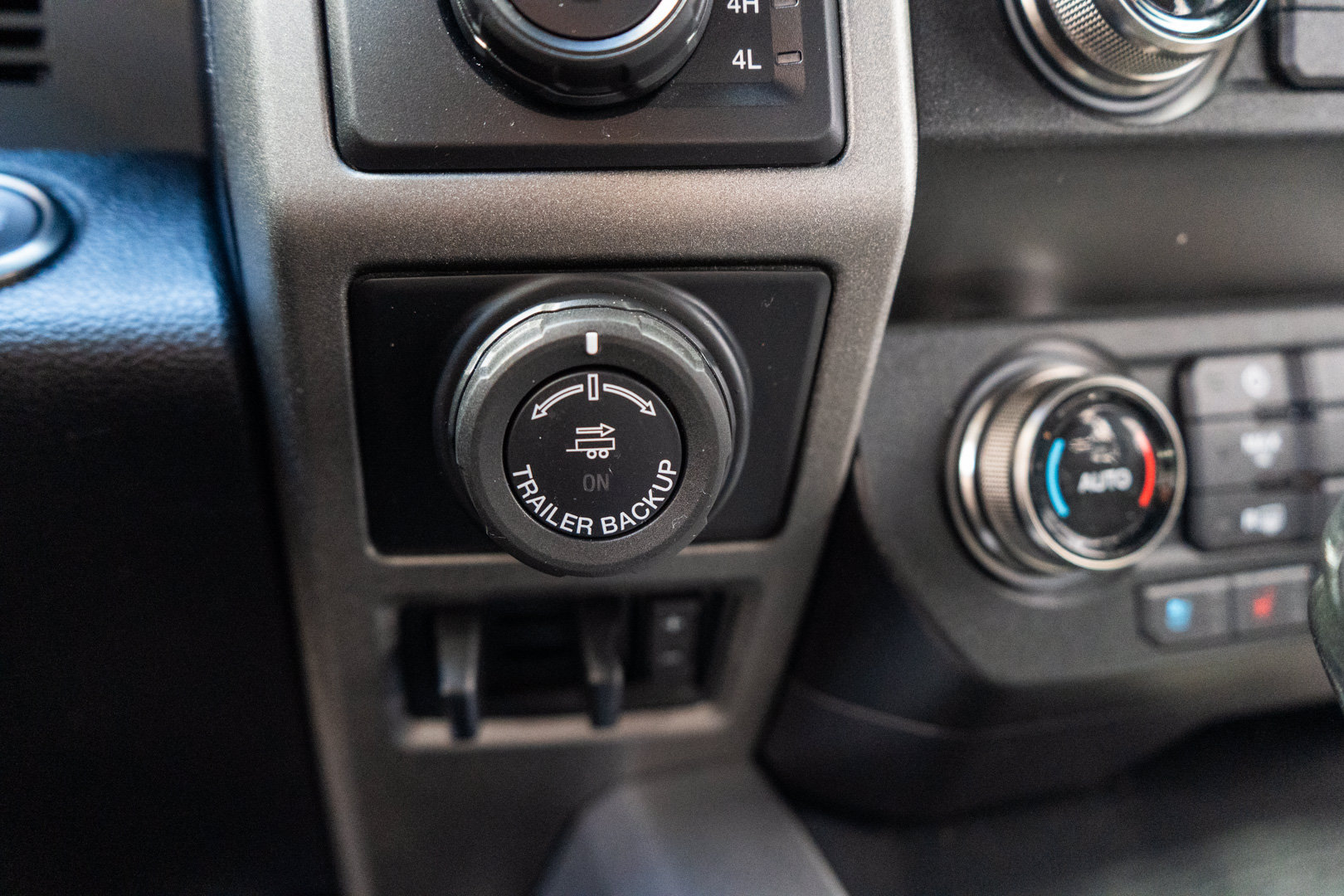 Used 2019 Ford F150 Raptor w/ Equipment Group 802A Luxury AWD/4WD image 25