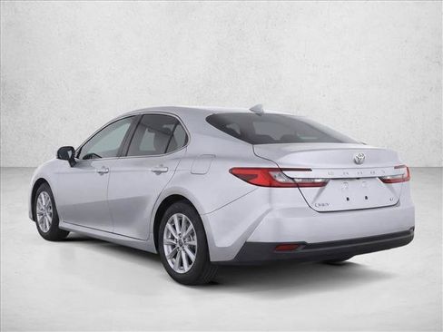 Used 2025 Toyota Camry LE w/ Convenience Package FWD image 5