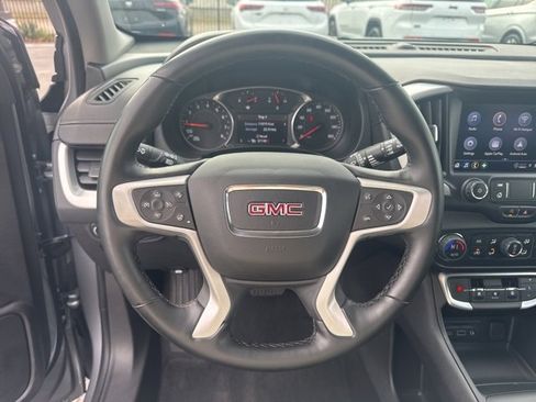 Used 2024 GMC Terrain SLT image 14