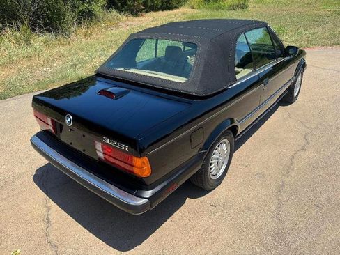 Used 1991 BMW 325i Convertible RWD image 6