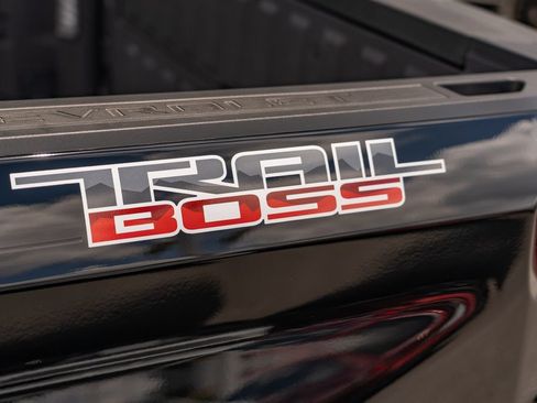 Used 2025 Chevrolet Silverado 1500 Custom Trail Boss AWD/4WD image 5
