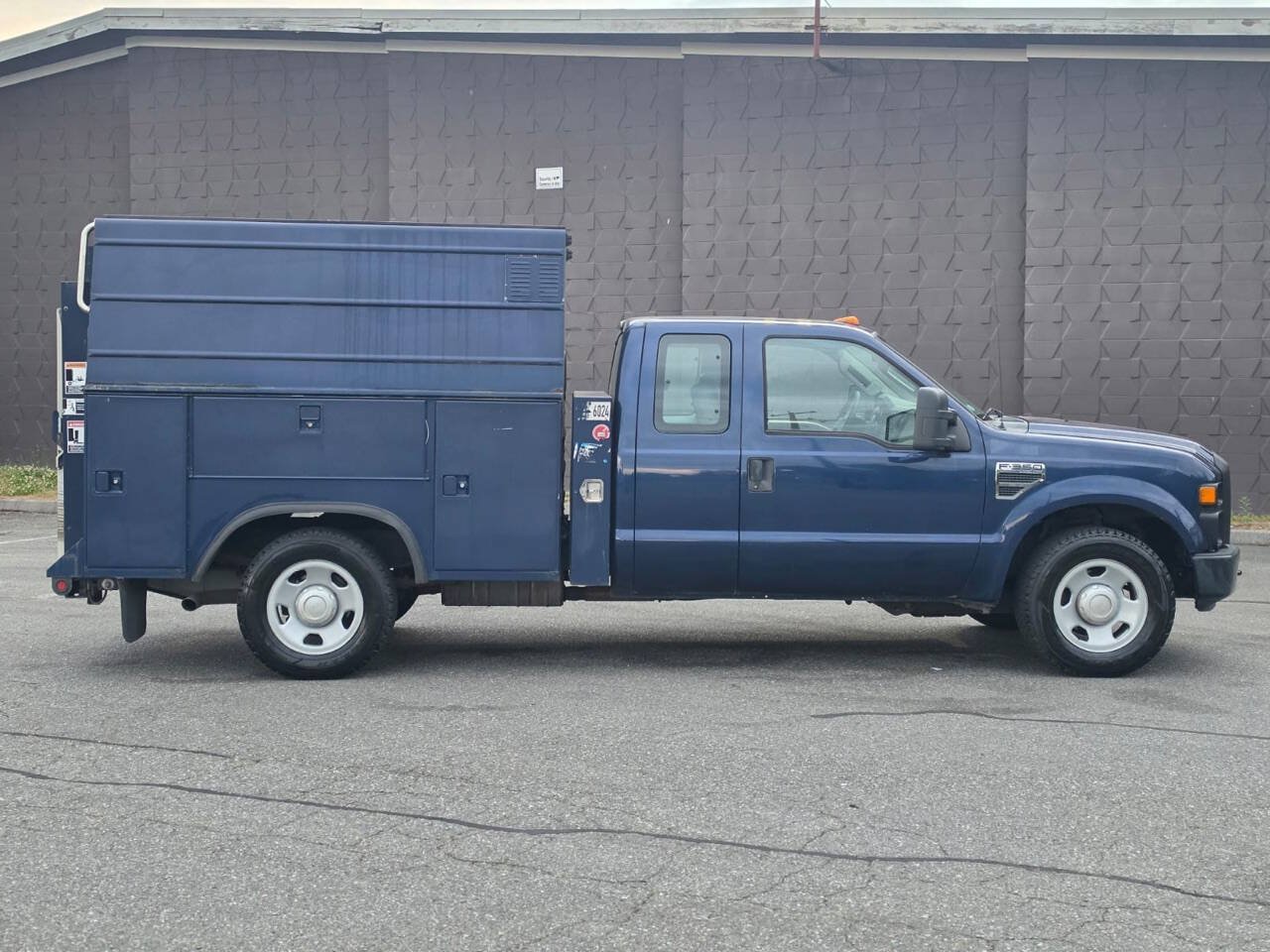 Used 2008 Ford F350 2WD SuperCab Super Duty image 2