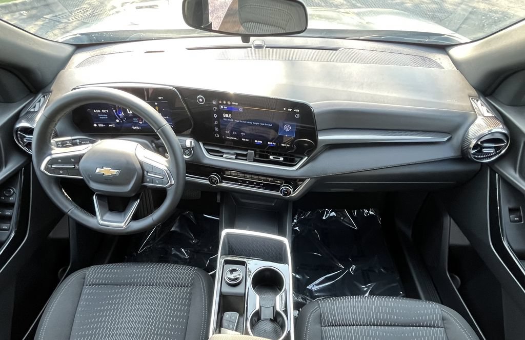 Certified 2026 Chevrolet Equinox LT AWD/4WD image 11