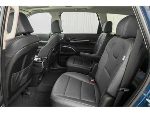 New 2025 Kia Telluride S image 14