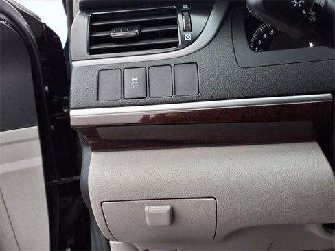 Used 2012 Toyota Camry XLE image 64