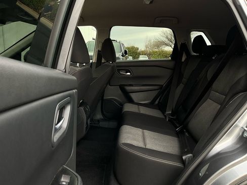 Used 2025 Nissan Rogue SV image 12