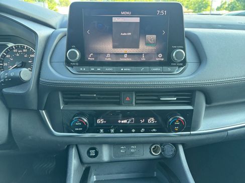 Used 2025 Nissan Rogue SV FWD image 17