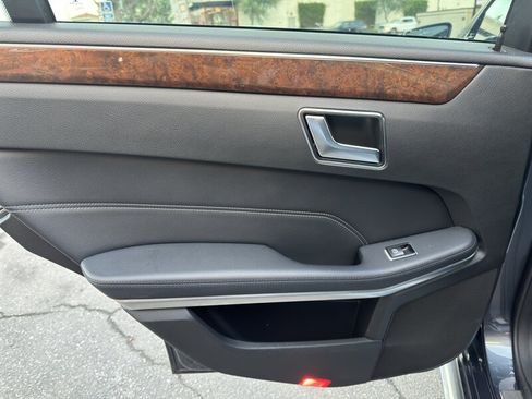 Used 2014 Mercedes-Benz E 350 4MATIC Sedan w/ Premium 1 Package image 27