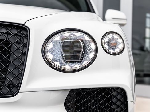 New 2025 Bentley Bentayga image 5
