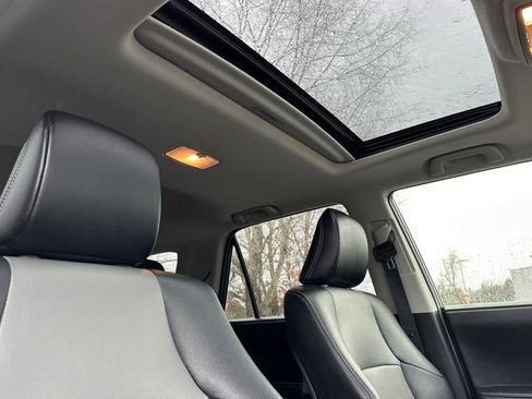 Used 2017 Toyota 4Runner SR5 Premium image 17