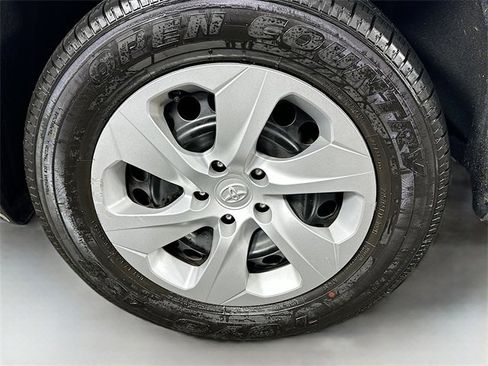 Used 2025 Toyota RAV4 LE image 28