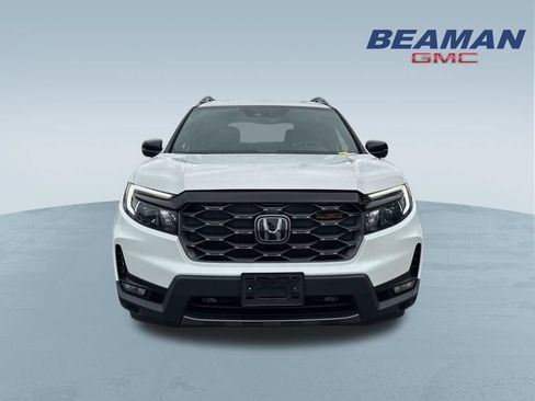 Used 2024 Honda Passport TrailSport image 2