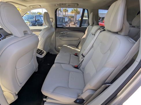 Used 2023 Volvo XC90 B5 Plus image 14