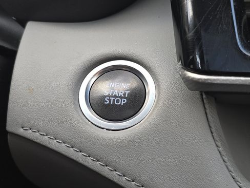 Used 2020 Toyota Highlander Platinum image 21