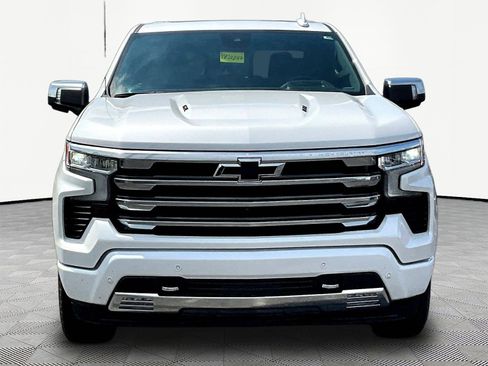 Used 2023 Chevrolet Silverado 1500 High Country w/ High Country Premium Package AWD/4WD image 2