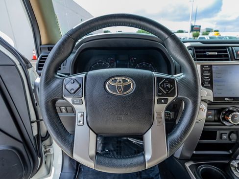 Used 2021 Toyota 4Runner SR5 Premium w/ Moonroof Package AWD/4WD image 19