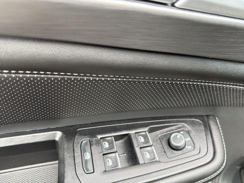 Used 2024 Volkswagen Atlas Cross Sport SE AWD/4WD image 7