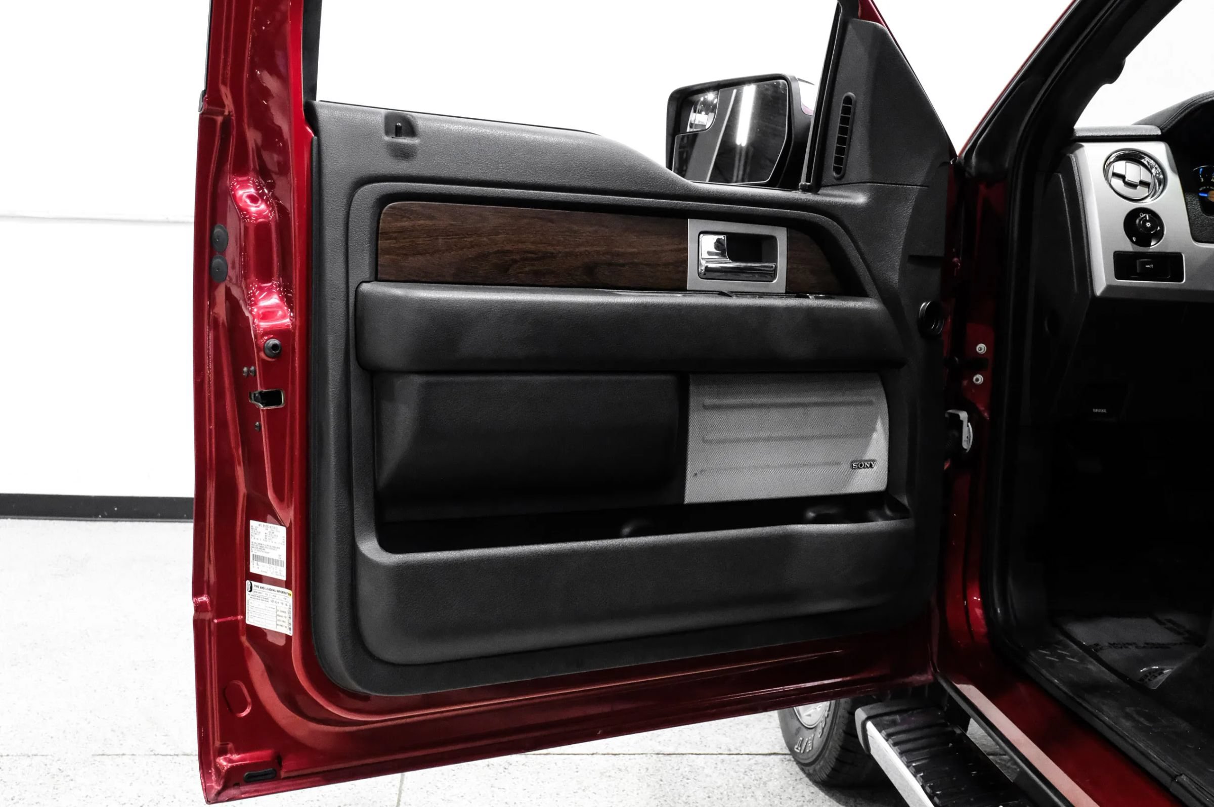 Used 2014 Ford F150 Lariat w/ Equipment Group 502A Luxury AWD/4WD image 46