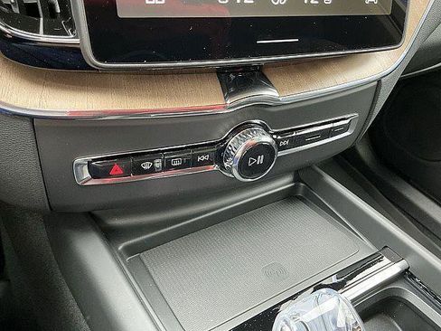 New 2026 Volvo XC60 B5 Ultra w/ Climate Package AWD/4WD image 18