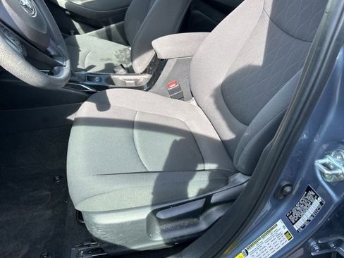 Used 2022 Toyota Corolla LE w/ LE Convenience Package image 9