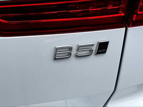 Certified 2023 Volvo XC60 B5 Plus w/ Protection Package Premier image 9