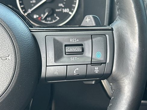 Used 2021 Nissan Rogue SV w/ Premium Package image 26