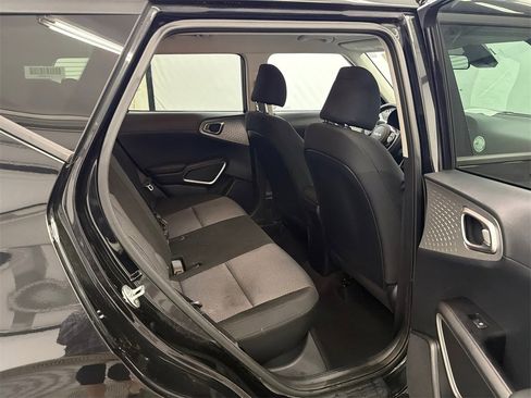 Used 2024 Kia Soul LX w/ Option Group 015 image 16