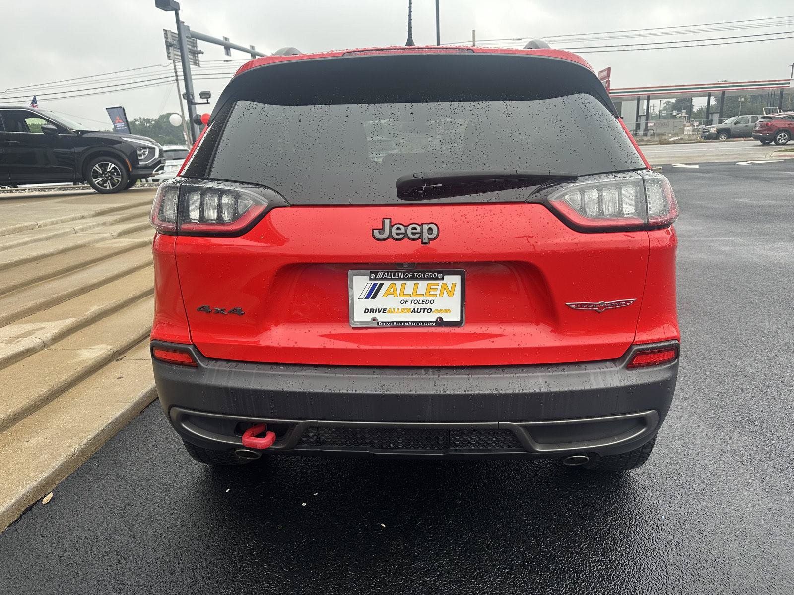 Used 2019 Jeep Cherokee Trailhawk AWD/4WD image 9
