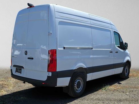 Used 2026 Mercedes-Benz Sprinter 2500 image 3