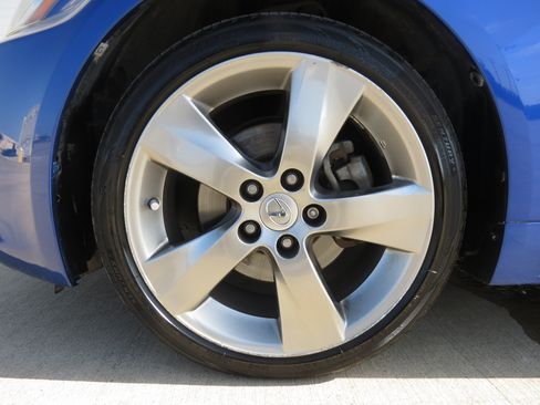 Used 2010 Lexus IS 250C RWD image 9