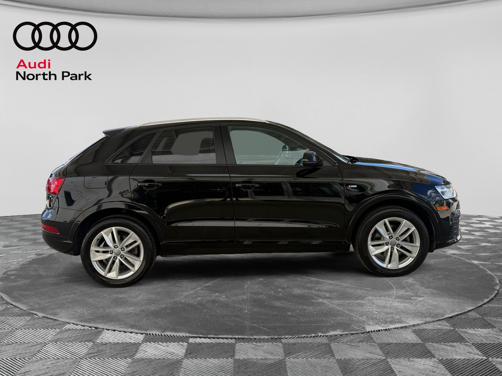 Used 2018 Audi Q3 2.0T Premium FWD image 6