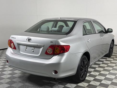 Used 2010 Toyota Corolla LE image 5