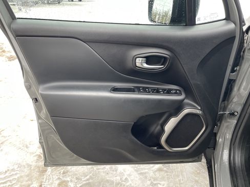 Used 2022 Jeep Renegade Limited image 12