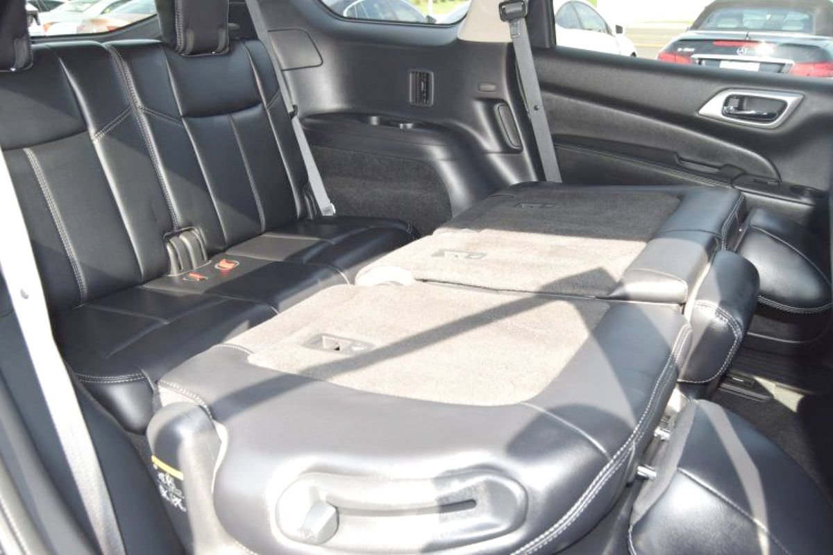 Used 2019 Nissan Pathfinder SL AWD/4WD image 34