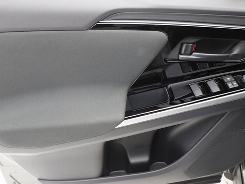 Used 2024 Subaru Solterra Premium image 14