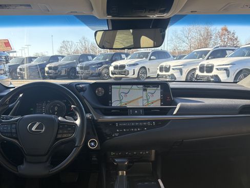 Used 2019 Lexus ES 300h w/ Luxury Package image 30