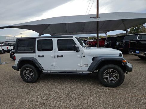 Used 2018 Jeep Wrangler Unlimited Sport AWD/4WD image 9