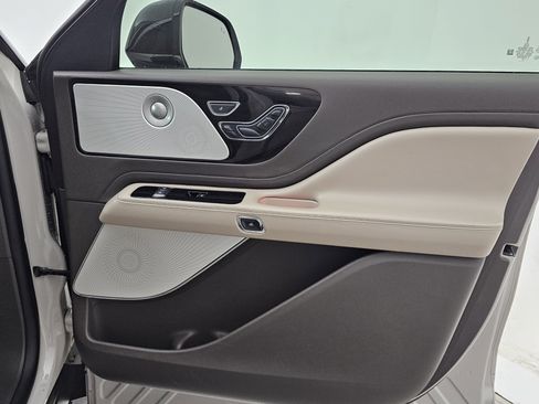Used 2022 Lincoln Aviator Grand Touring w/ Equipment Group 301A image 18