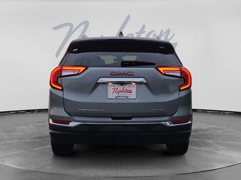Used 2024 GMC Terrain SLT AWD/4WD image 7