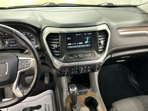 Used 2019 GMC Acadia SLE w/ LPO, Black Accent Package image 18