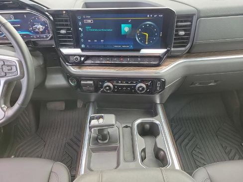 Used 2024 Chevrolet Silverado 1500 LT Trail Boss w/ Convenience Package II image 19